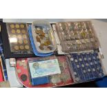 TRAY WITH LARGE QUANTITY VARIOUS COINAGE, UK COINS, WORLD COINAGE ETC