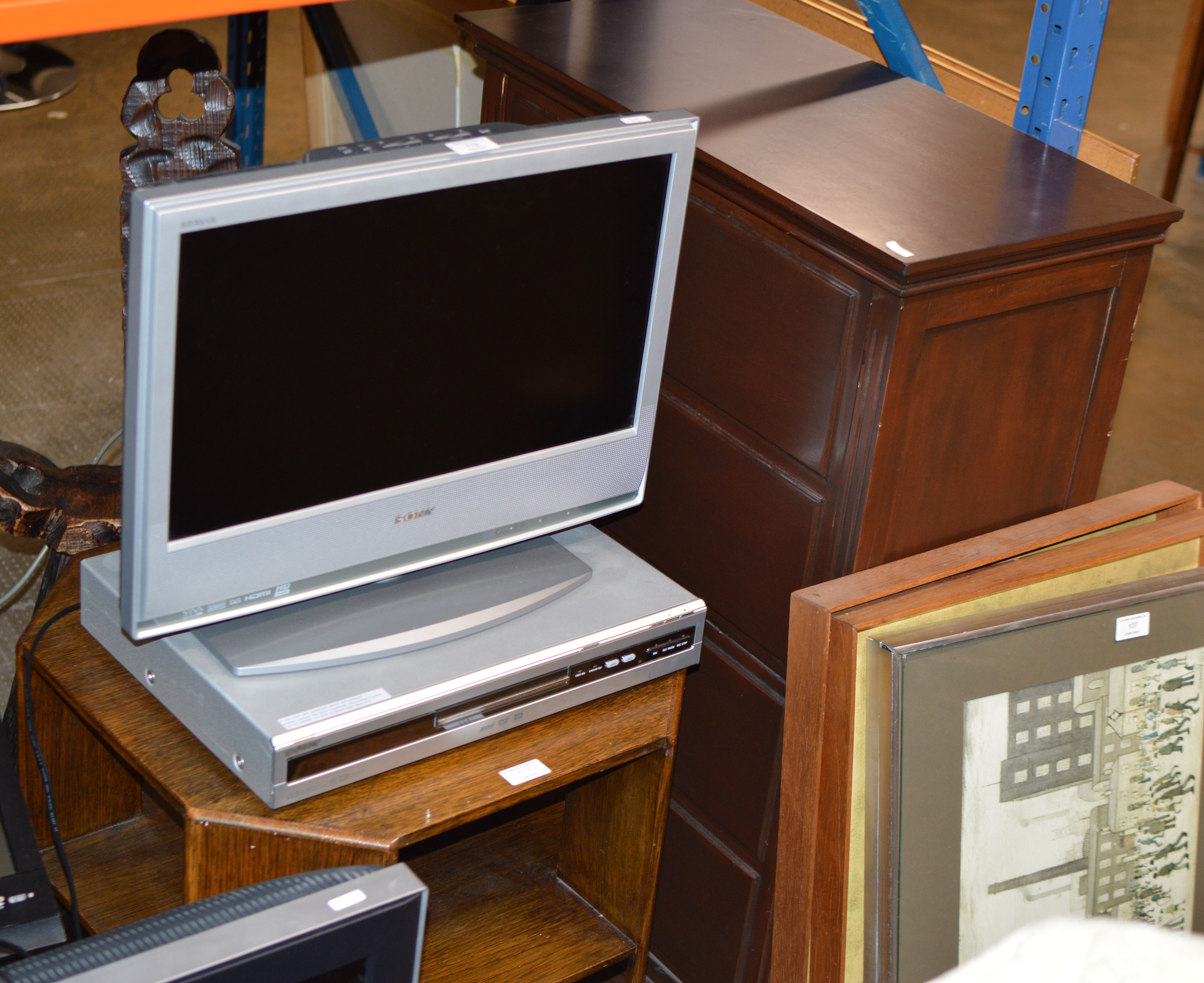 OAK DECO STYLE UNIT & MAHOGANY EFFECT CHEST