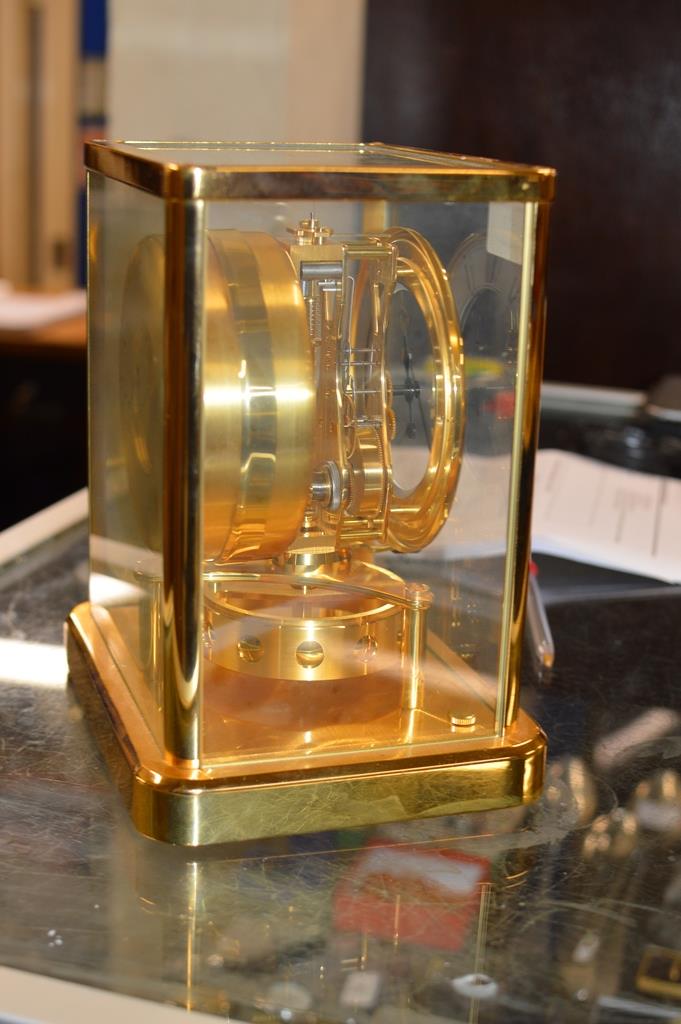 A FINE JAEGER LE-COULTRE "ATMOS" MANTLE CLOCK - Bild 6 aus 9