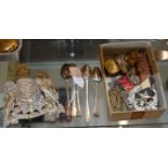 BOX CONTAINING 5 VARIOUS OLD PROVINCIAL SILVER TEASPOONS, MILITARY BADGES, SOVEREIGN COIN GAUGE,