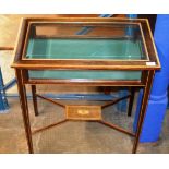 EDWARDIAN INLAID MAHOGANY DISPLAY CASE TABLE - APPROXIMATE DIMENSIONS = 28" X 25" X 15" (HWD)