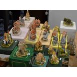 VARIOUS NOVELTY HOUSE & COTTAGE ORNAMENTS WITH BOXES, LILLYPUT LANE, DAVID WINTER ETC