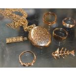 ASSORTED 9 CARAT GOLD JEWELLERY - APPROXIMATE WEIGHT = 31 GRAMS