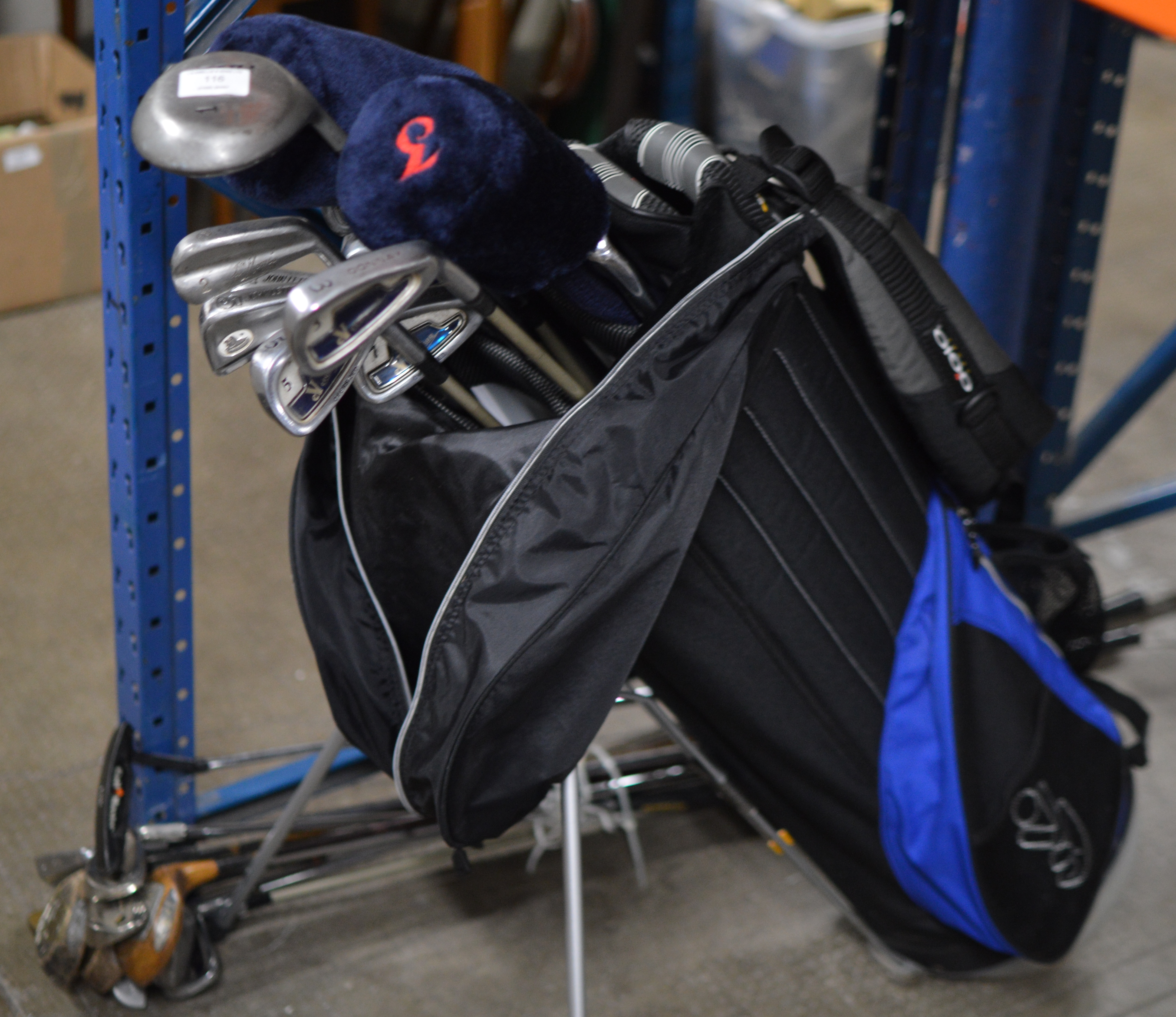 GOLF BAG WITH CLUBS & QUANTITY LOOSE CLUBS