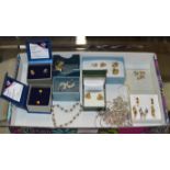 BOX WITH ASSORTED COSTUME JEWELLERY, SILVER JEWELLERY, VARIOUS EARRINGS ETC
