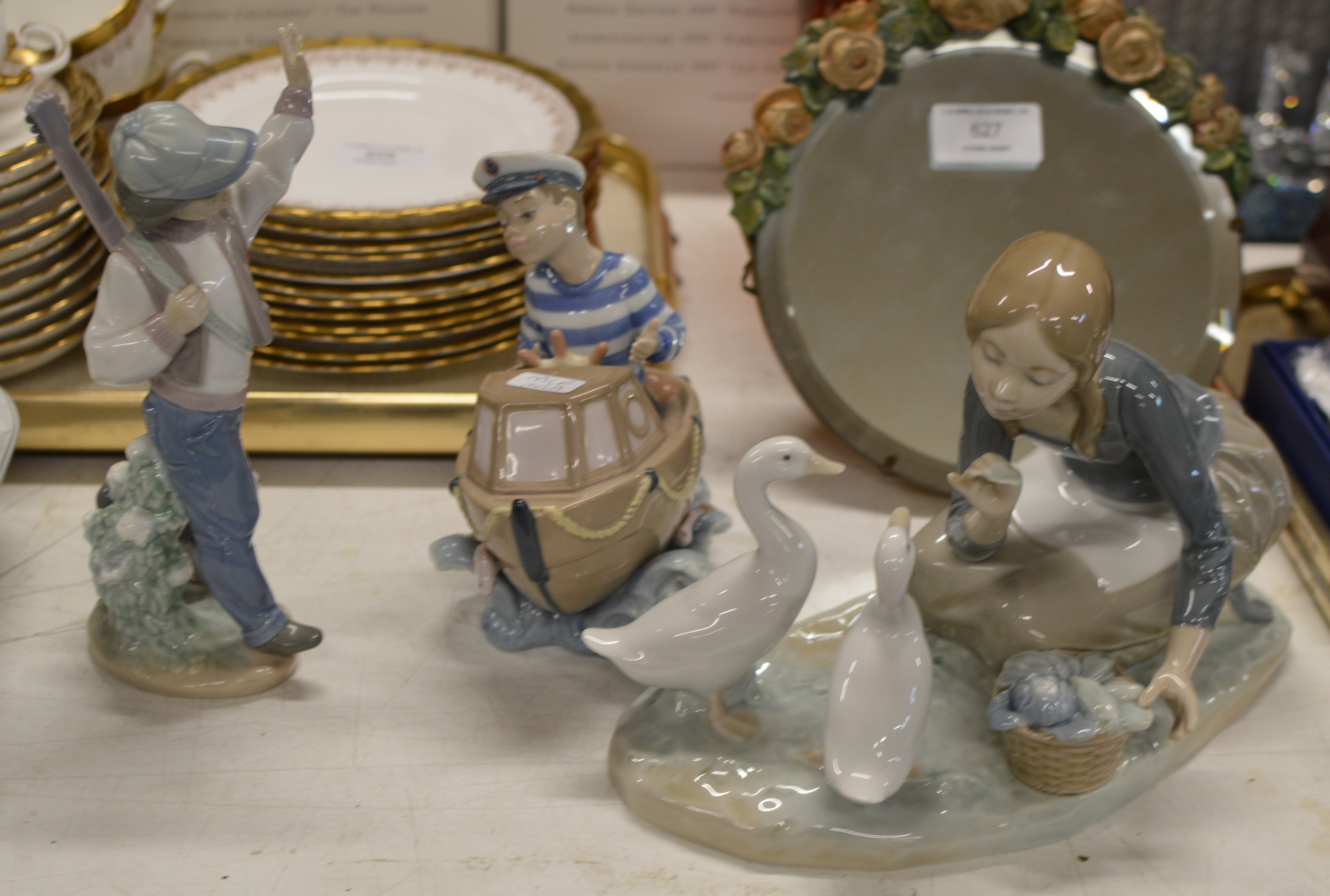 3 VARIOUS LLADRO FIGURINE ORNAMENTS