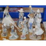 TRAY WITH VARIOUS LLADRO & NAO FIGURINE ORNAMENTS