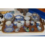 TRAY CONTAINING MIXED CERAMICS & GLASS WARE, MURANO ANIMAL ORNAMENTS, VARIOUS OLD PORCELAIN,