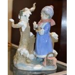 LARGE LLADRO FIGURINE ORNAMENT