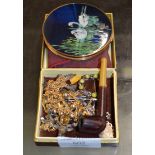 BOX WITH POWDER COMPACT, SMALL PIPE, VARIOUS SILVER & COSTUME JEWELLERY