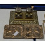 ORNATE DESK STAND & PAIR OF ORIENTAL STYLE PIN DISHES