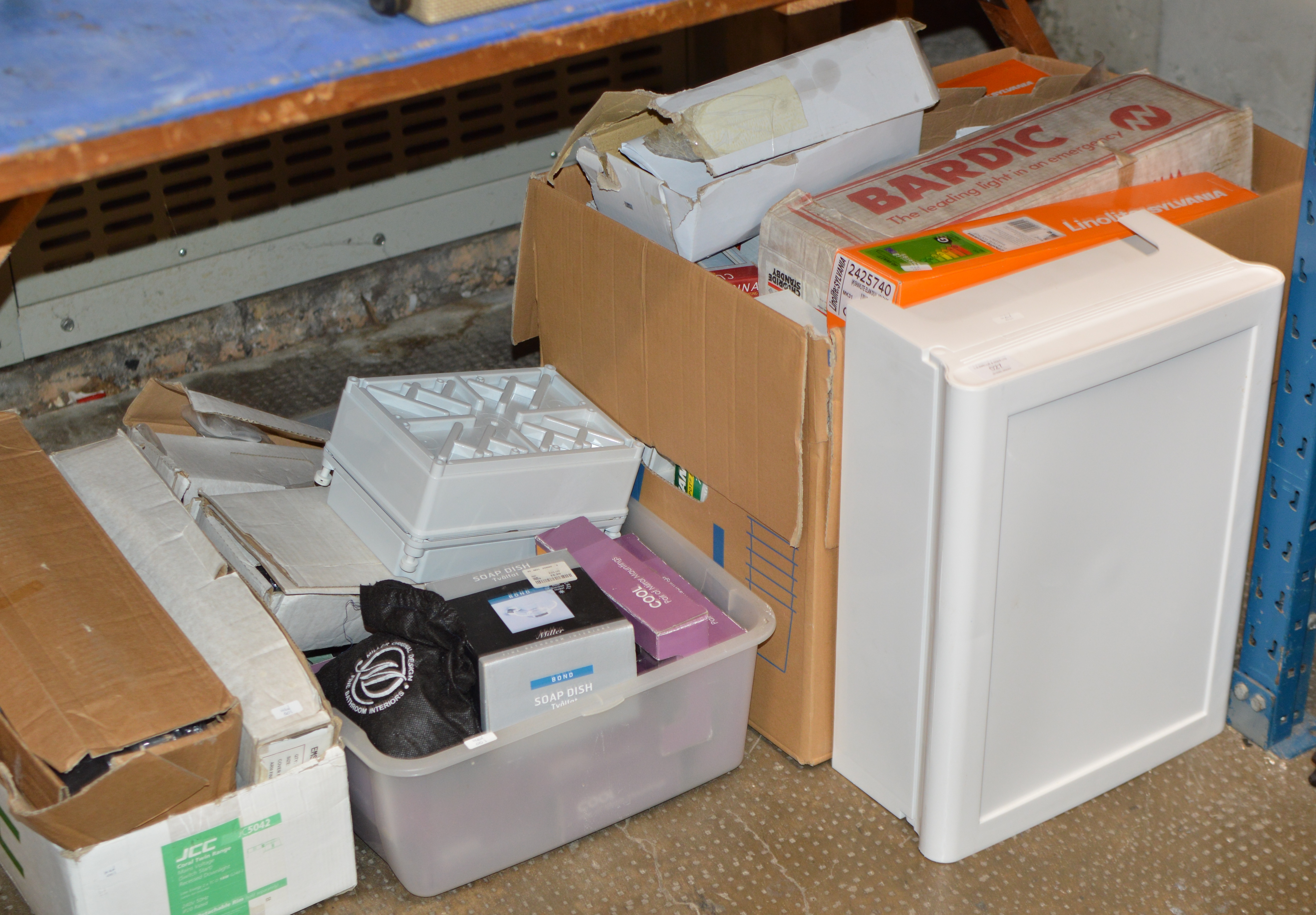 VARIOUS BOXES WITH LIGHT FITTINGS & ELECTRICALS