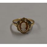 9 CARAT GOLD CAMEO RING - APPROXIMATE WEIGHT = 3 GRAMS