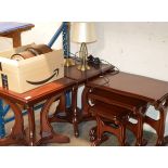 2 LAMPS, PAIR OF MAHOGANY EFFECT OCCASIONAL TABLES & NEST OF 3 MAHOGANY EFFECT TABLES