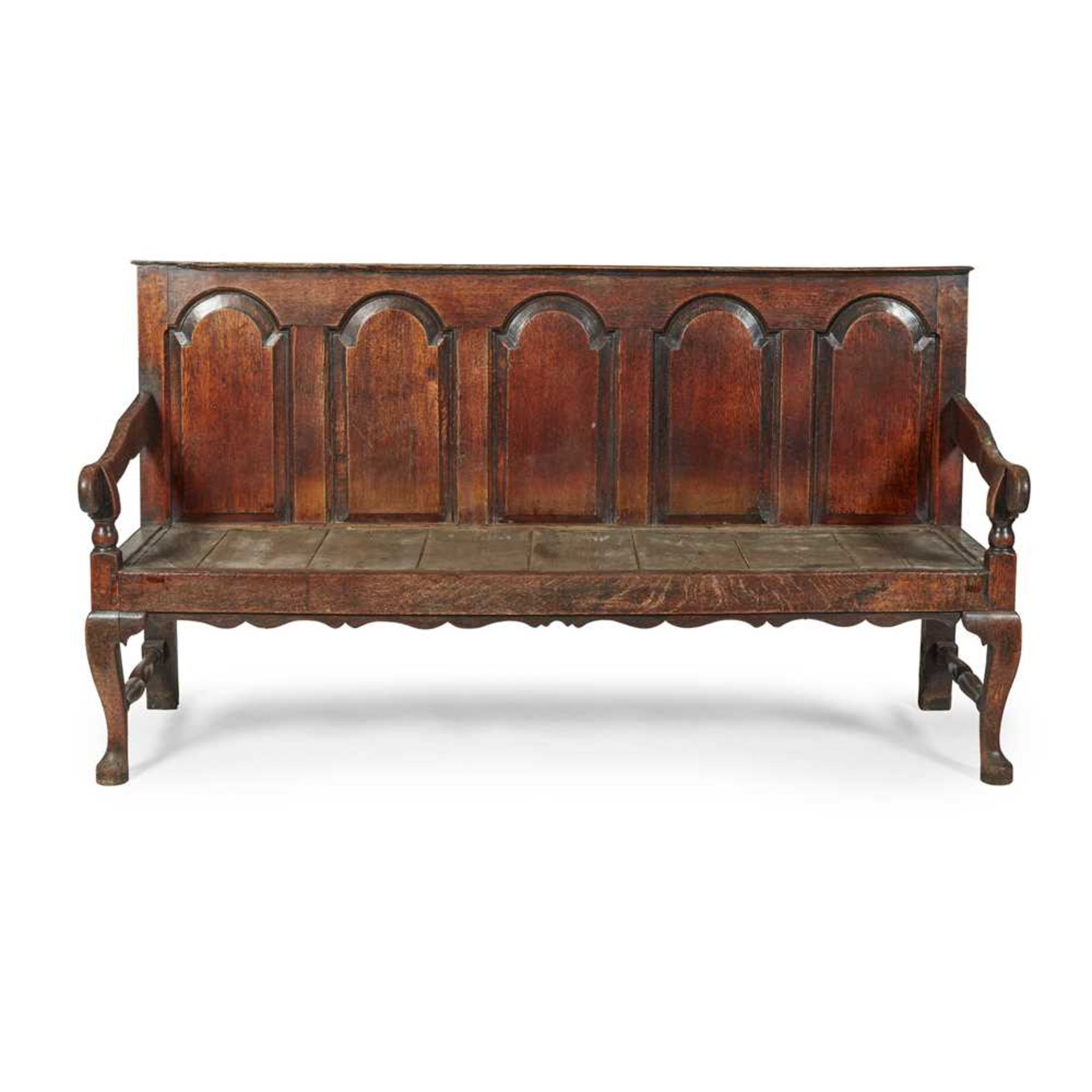 EARLY GEORGIAN OAK PANEL BACK SETTLE EARLY 18TH CENTURY - Image 3 of 3