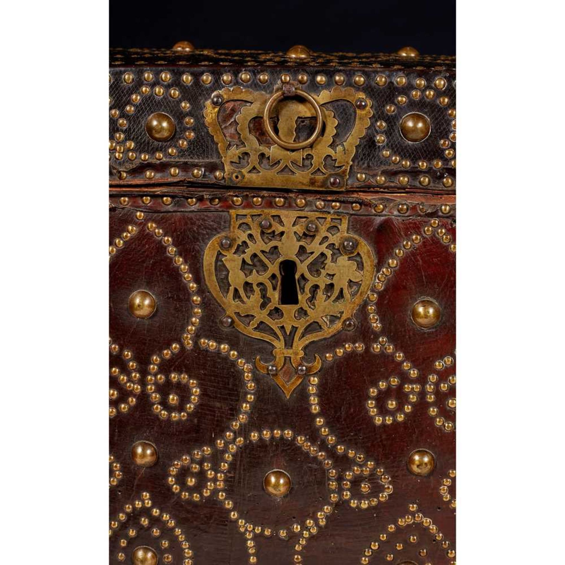 WILLIAM AND MARY BRASS STUDDED LEATHER CHEST, ATTRIBUTED TO THE WORKSHOP OF RICHARD PIGG JUNIOR - Image 2 of 2