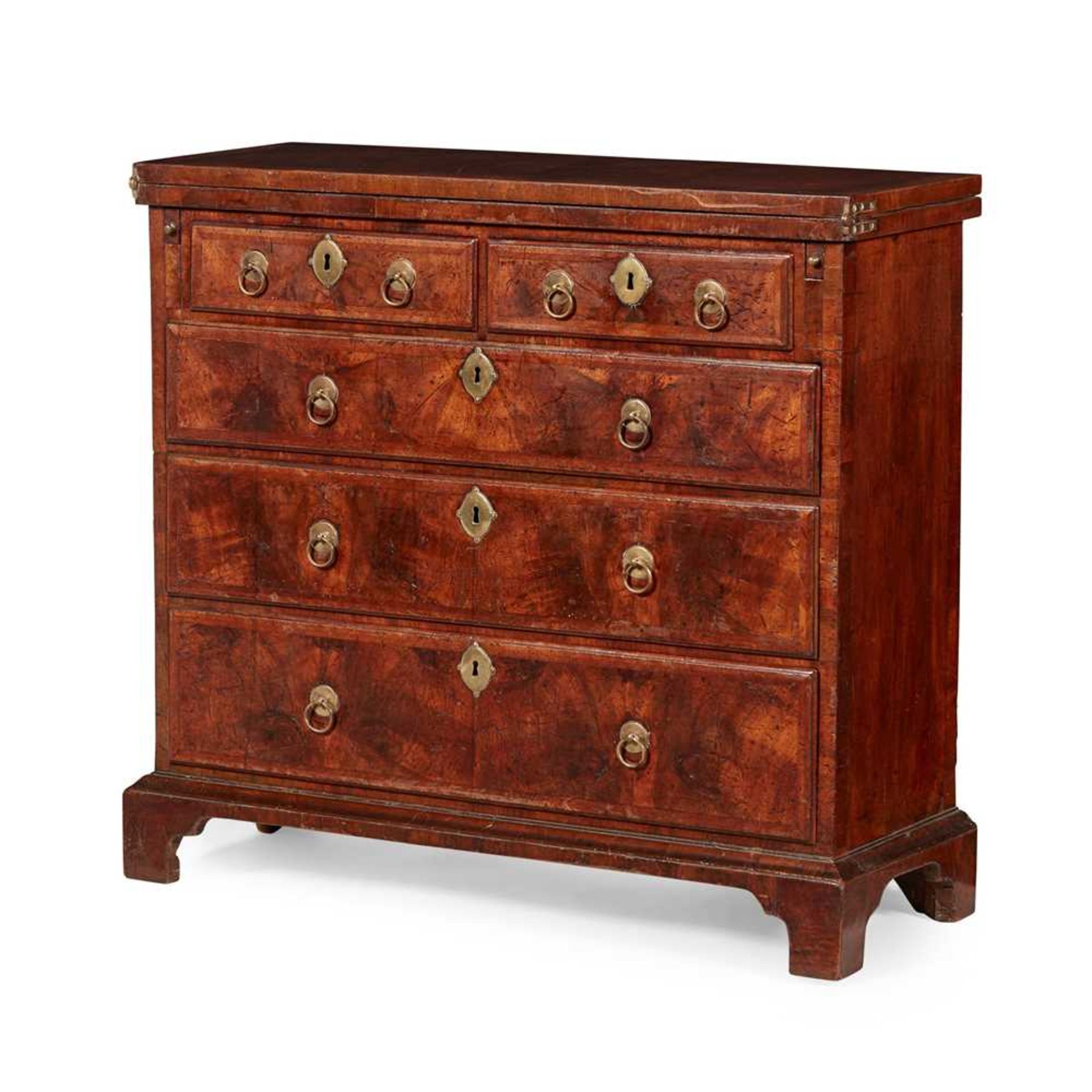 GEORGE I WALNUT BACHELOR'S CHEST OF DRAWERS EARLY 18TH CENTURY