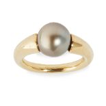 A Tahitian pearl set ring