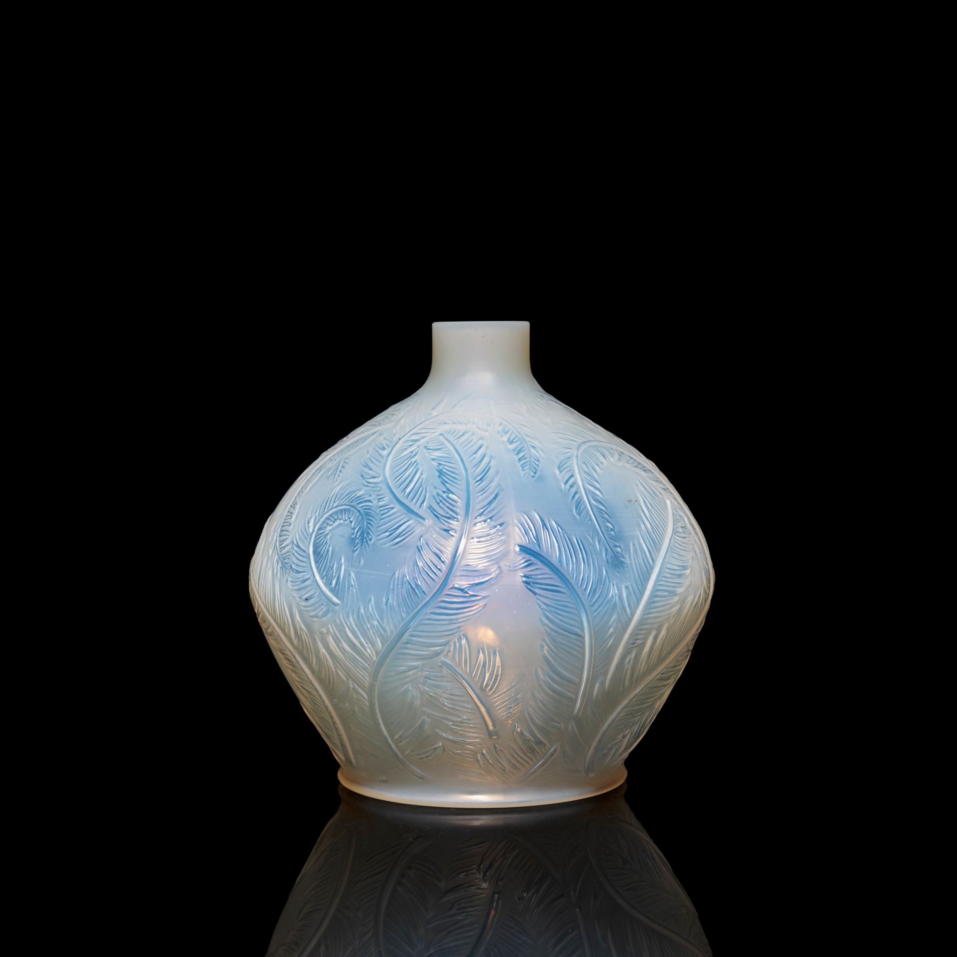 ‡ RENÉ LALIQUE (FRENCH 1860-1945) PLUMES VASE, NO. 944 - Image 2 of 2