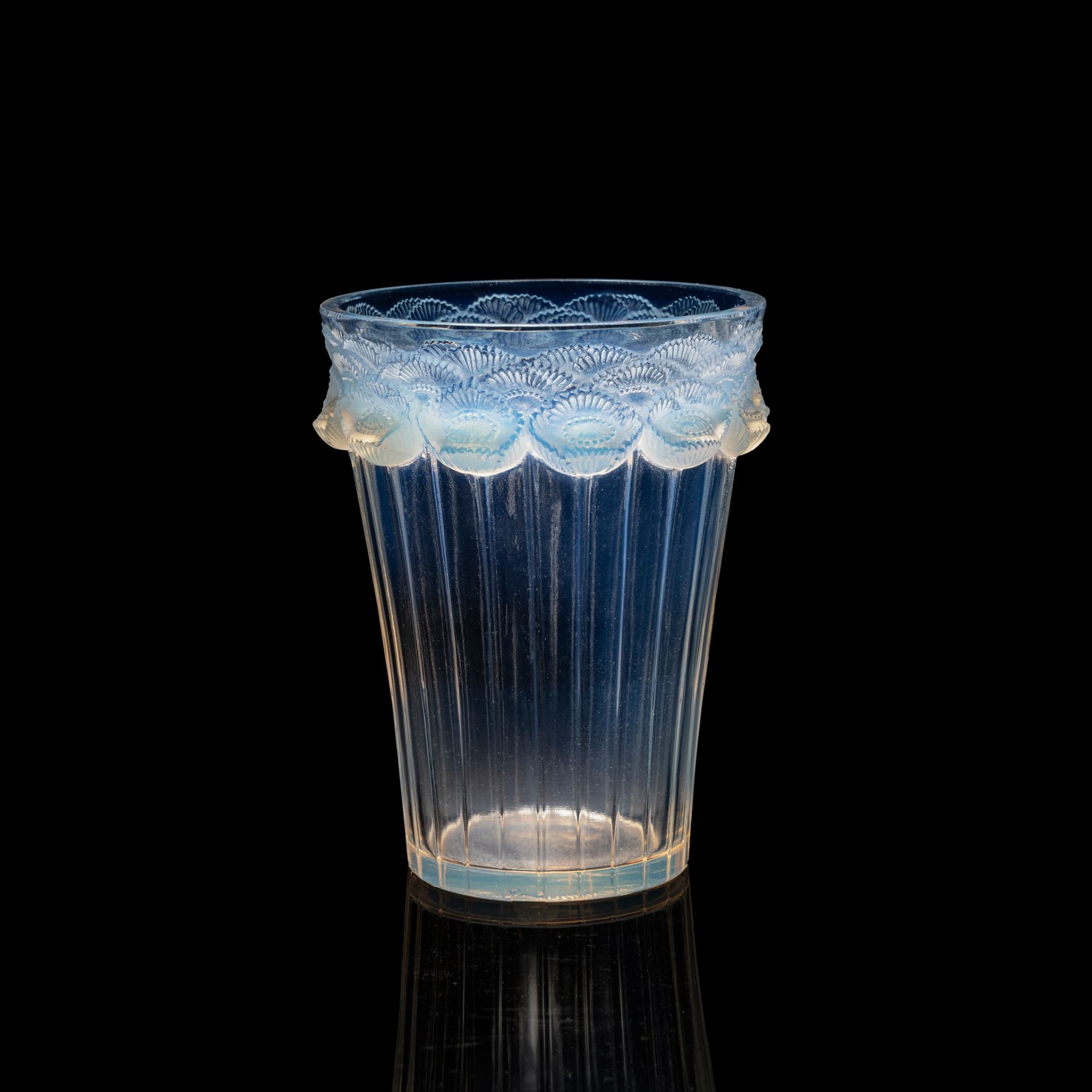 RENÉ LALIQUE (FRENCH 1860-1945) BOUTONS D'OR VASE, NO. 1093