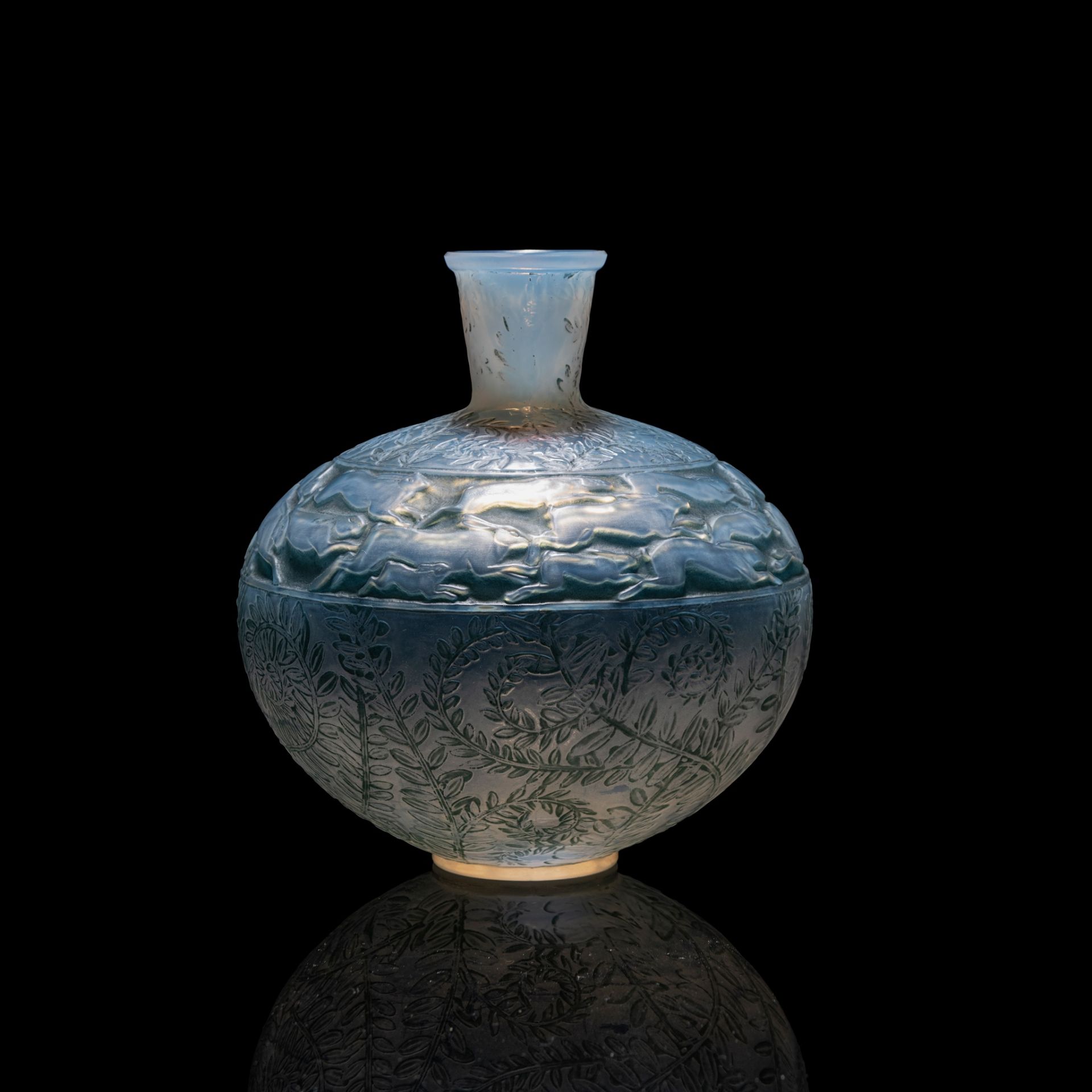 RENÉ LALIQUE (FRENCH 1860-1945) LIEVRES VASE, NO. 942