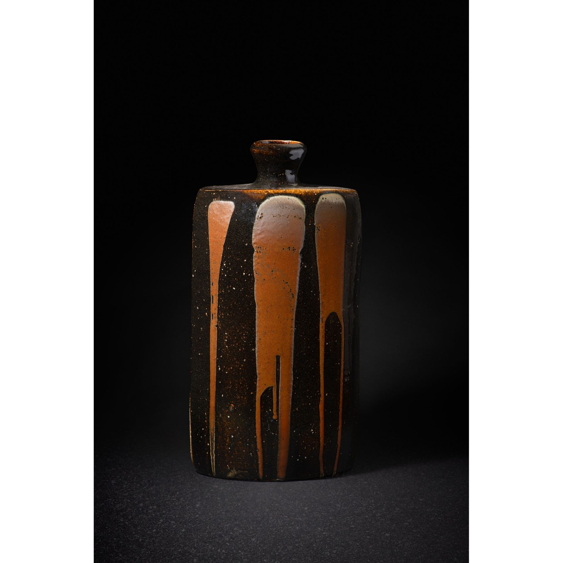 § DAVID LEACH O.B.E. (BRITISH 1911-2005) VASE