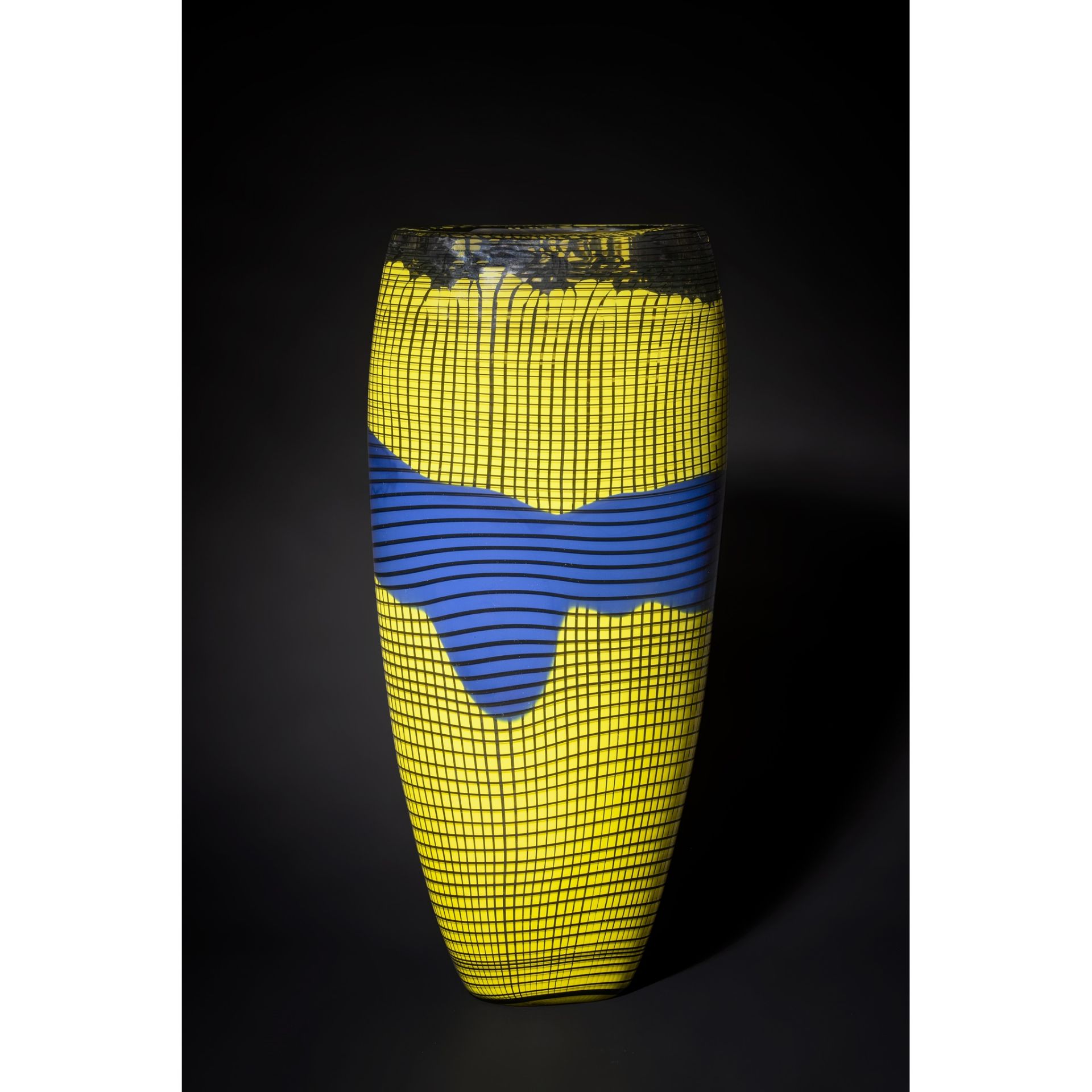 § ‡ LINO TAGLIAPIETRA (ITALIAN B.1934-) 'TESSUTO' VASE, 1985 - Image 3 of 4