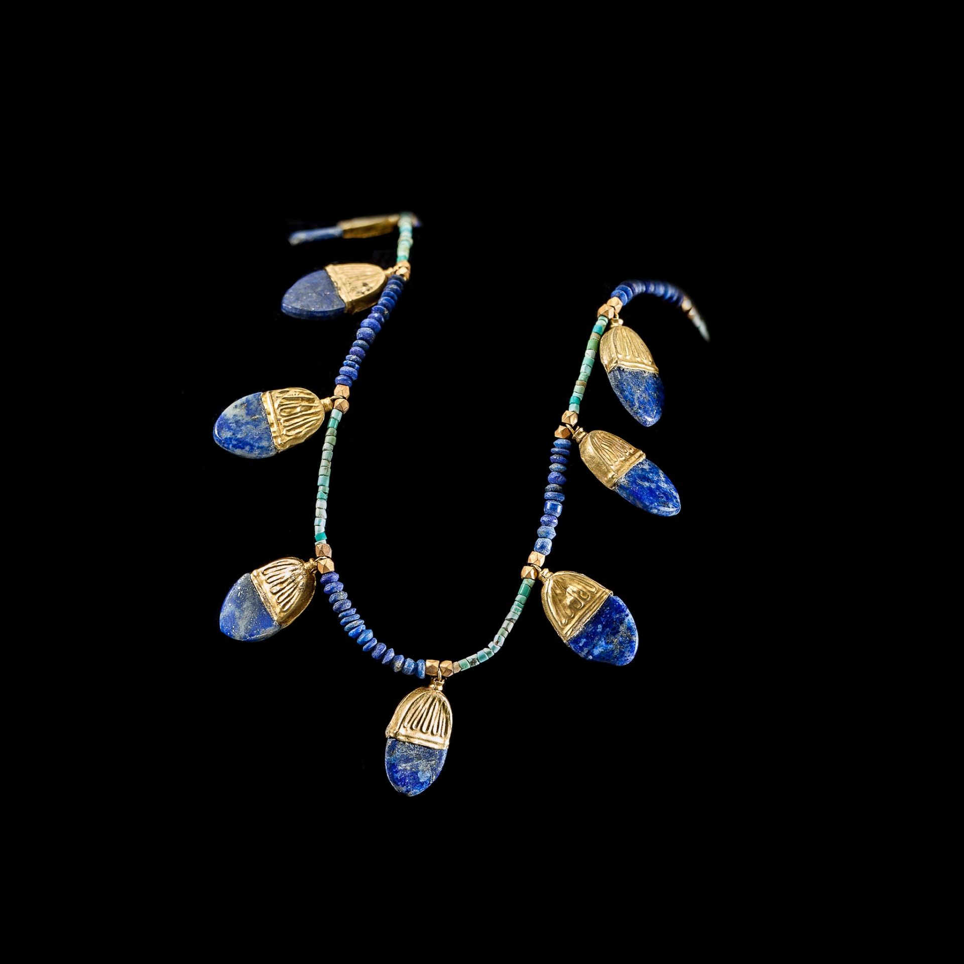 WESTERN ASIATIC LAPIS NECKLACE WITH GOLD PENDANTS NEAR EAST, 1ST MILLENNIUM B.C. - Image 2 of 3