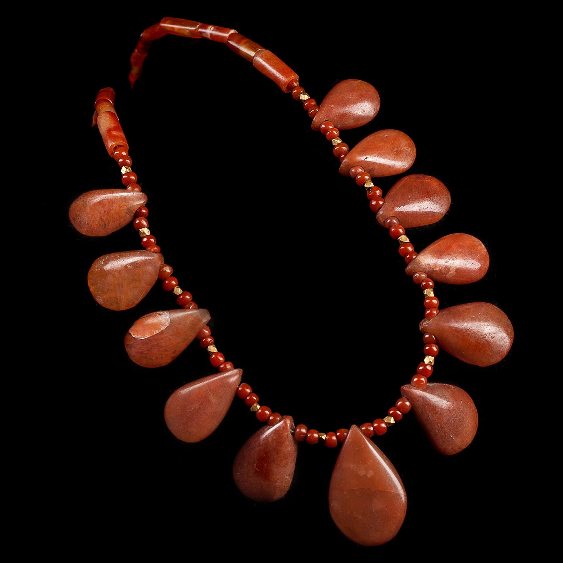 ANCIENT EGYPTIAN TEARDROP NECKLACE EGYPT, 18TH DYNASTY, 1550 - 1292 B.C. - Image 2 of 2