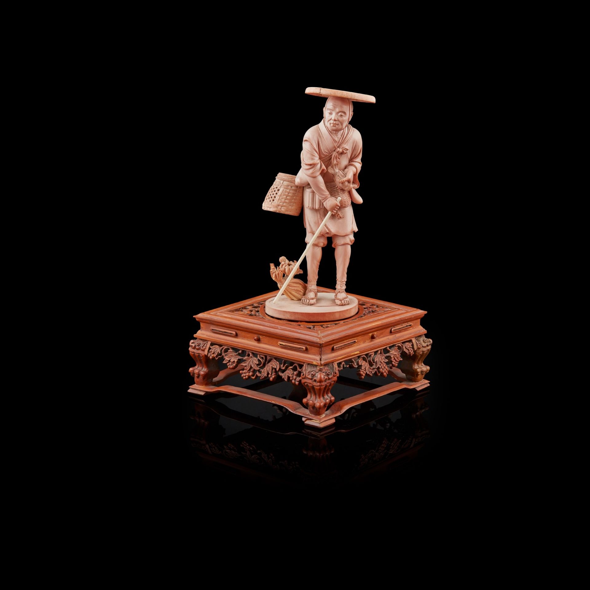 Y STAINED IVORY OKIMONO OF A BIRD CATCHER WITH STAND MEIJI PERIOD - Image 3 of 3