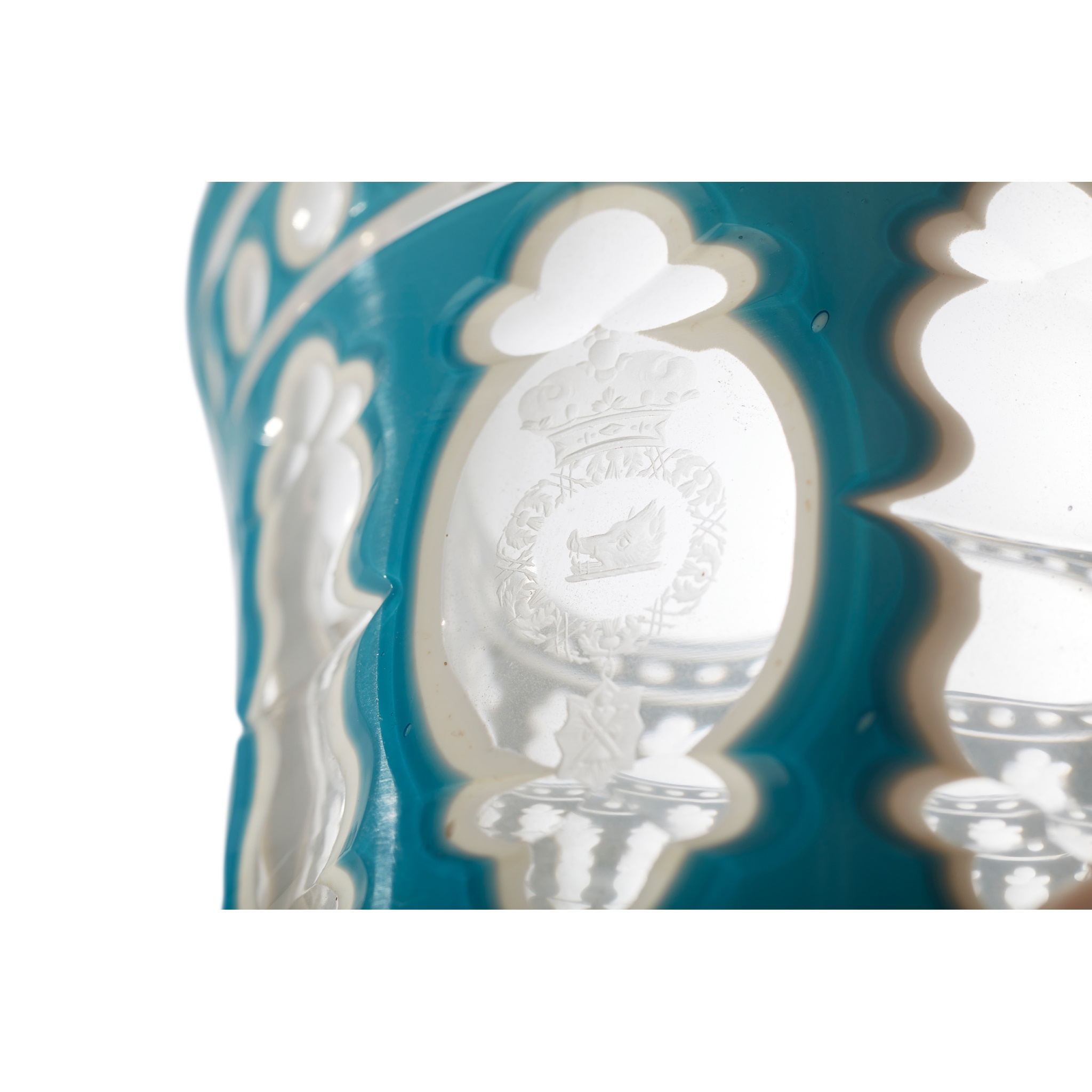 COLLECTION OF BOHEMIAN LAYERED GLASS FINGER BOWLS AND POSY BOWLS ENGRAVED WITH THE BREADALBANE - Image 3 of 4