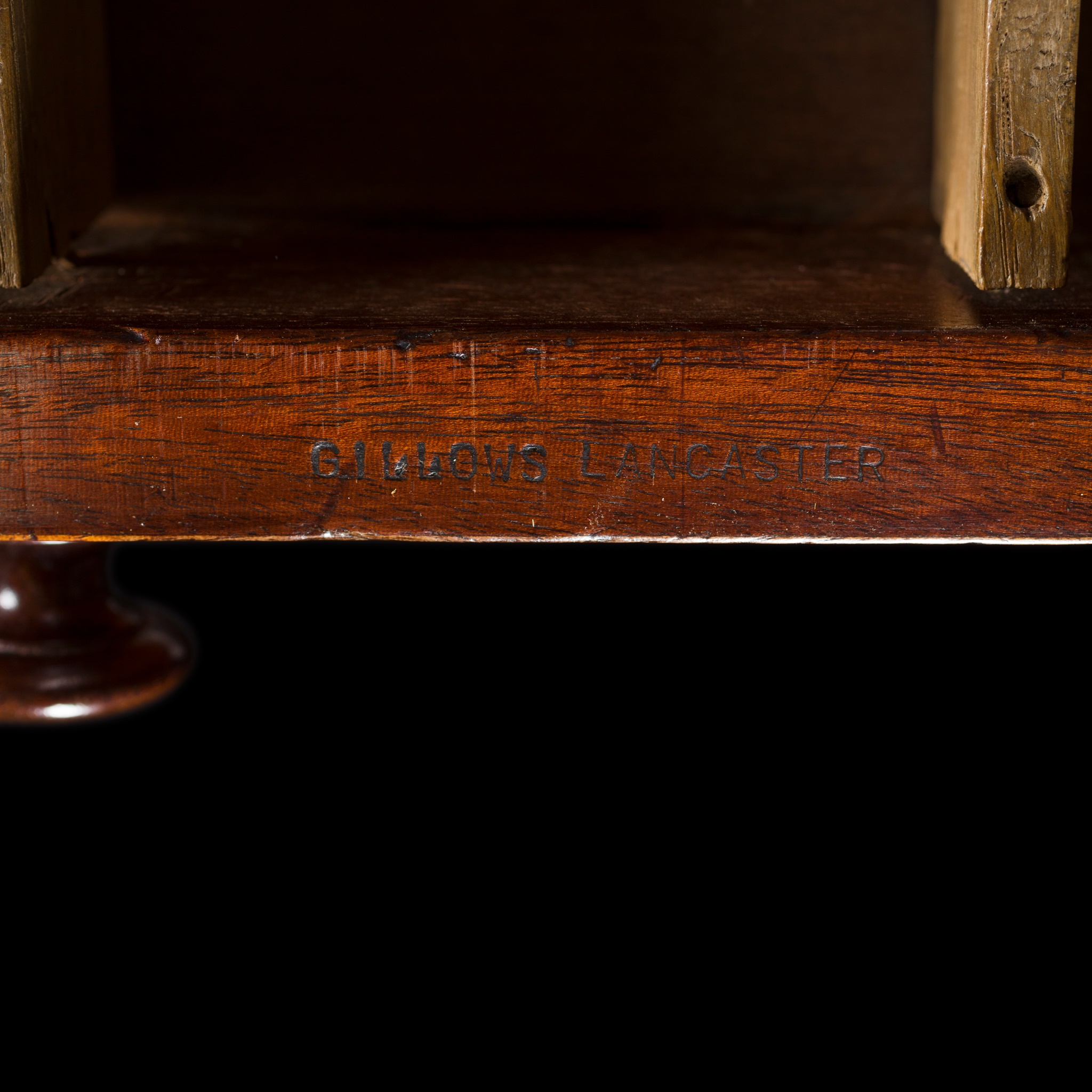 REGENCY MAHOGANY EXTENDING LIBRARY TABLE BY GILLOWS OF LANCASTER EARLY 19TH CENTURY - Image 4 of 5