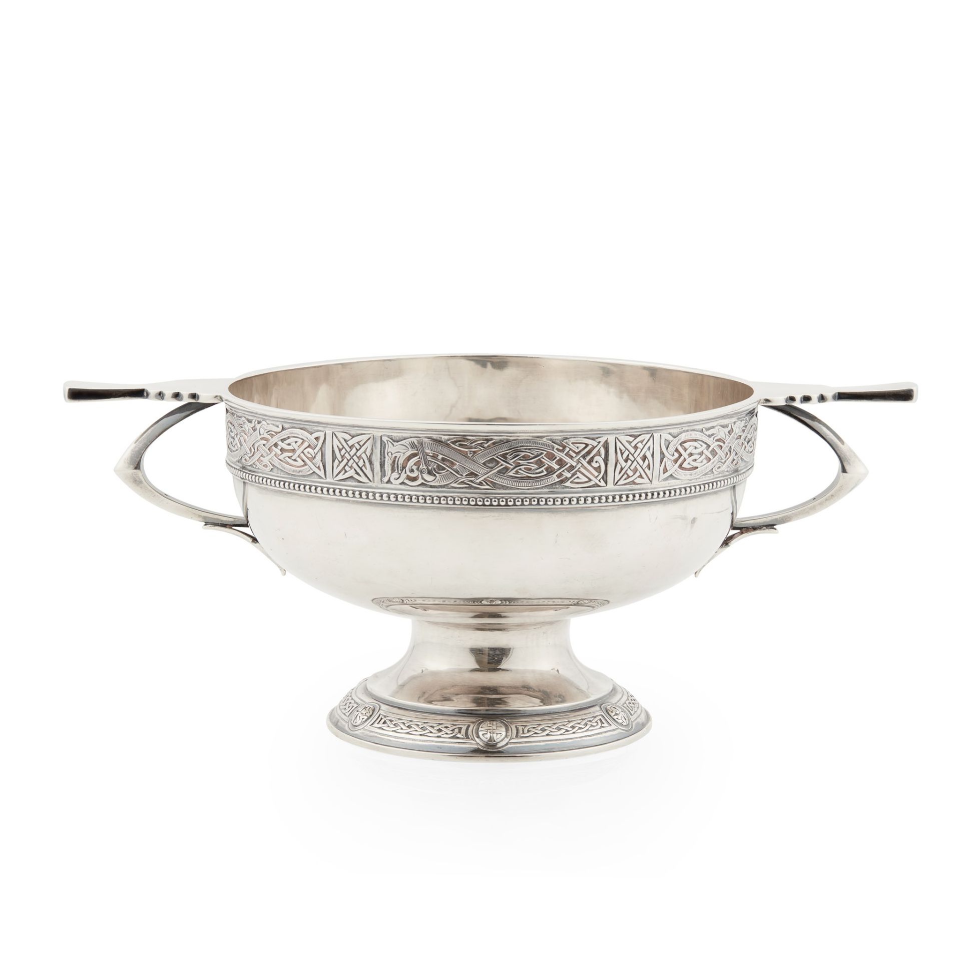 An early 20th Century twin handled rose bowl