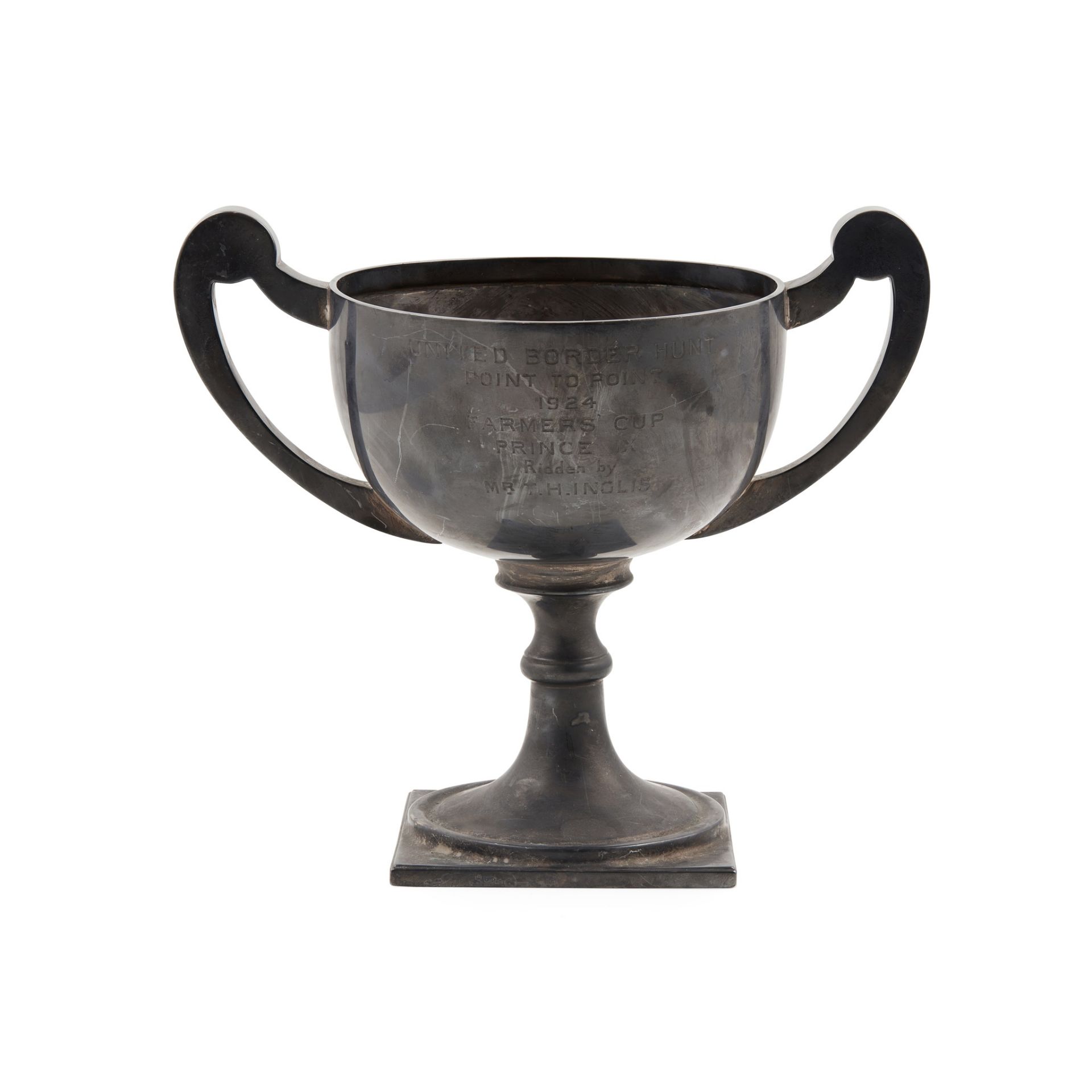 An Edwardian twin handled cup - Image 3 of 4