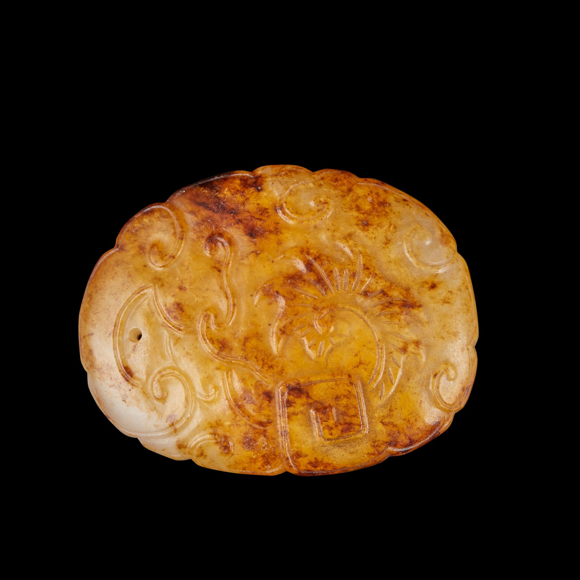 GREY AND RUSSET JADE PENDANT QING DYNASTY, 19TH CENTURY - Image 2 of 3
