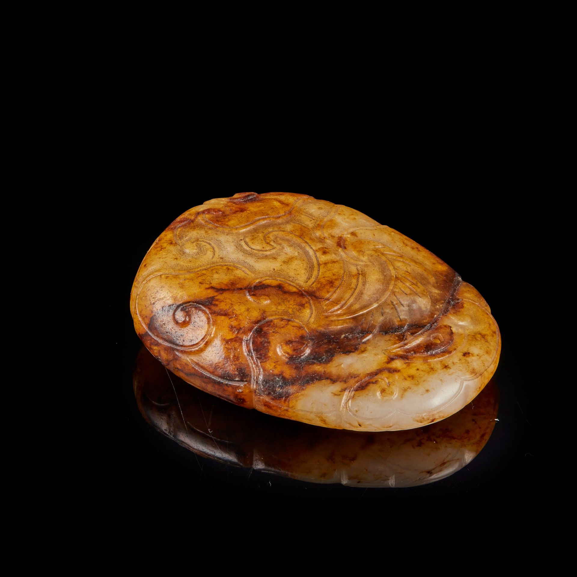 GREY AND RUSSET JADE PENDANT QING DYNASTY, 19TH CENTURY