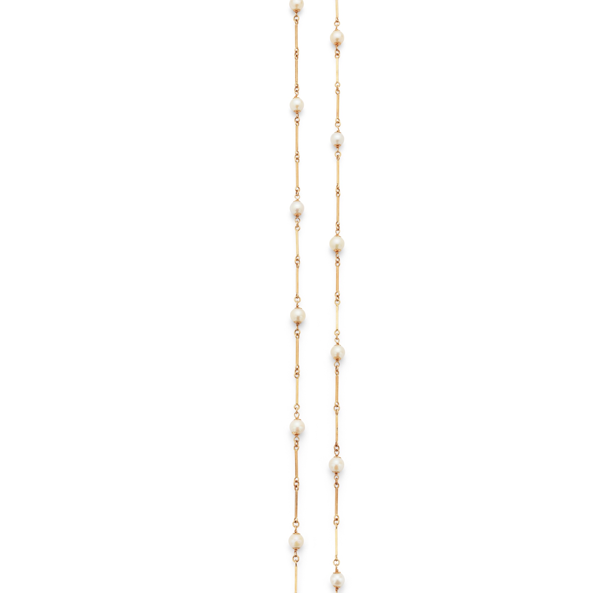 A cultured pearl-set longchain Composed of alternating baton links and 6.8-7.5mm cultured pearls