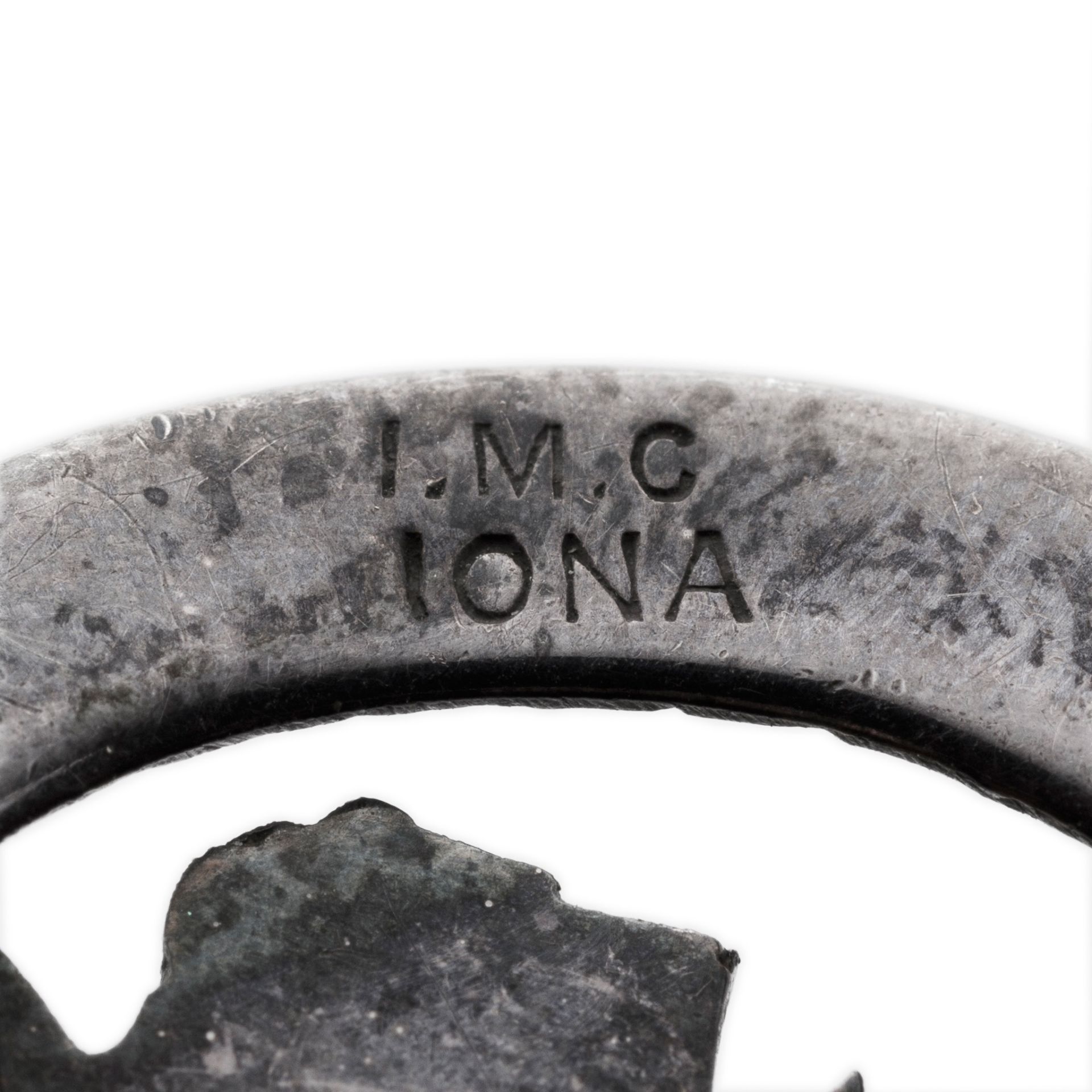 IONA – A COLLECTION OF SCOTTISH PROVINCIAL JEWELLERY IAIN MACCORMICK - Image 2 of 6