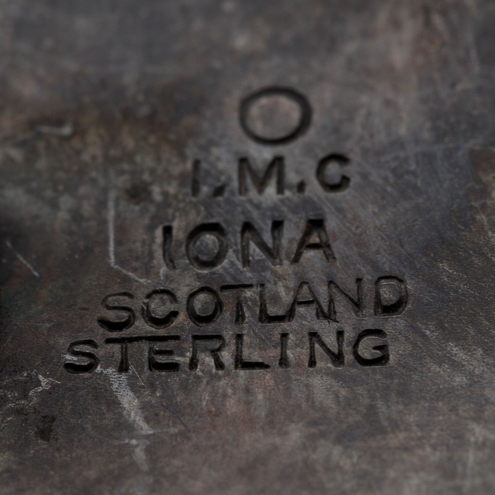 IONA – A COLLECTION OF SCOTTISH PROVINCIAL JEWELLERY IAIN MACCORMICK - Image 4 of 6