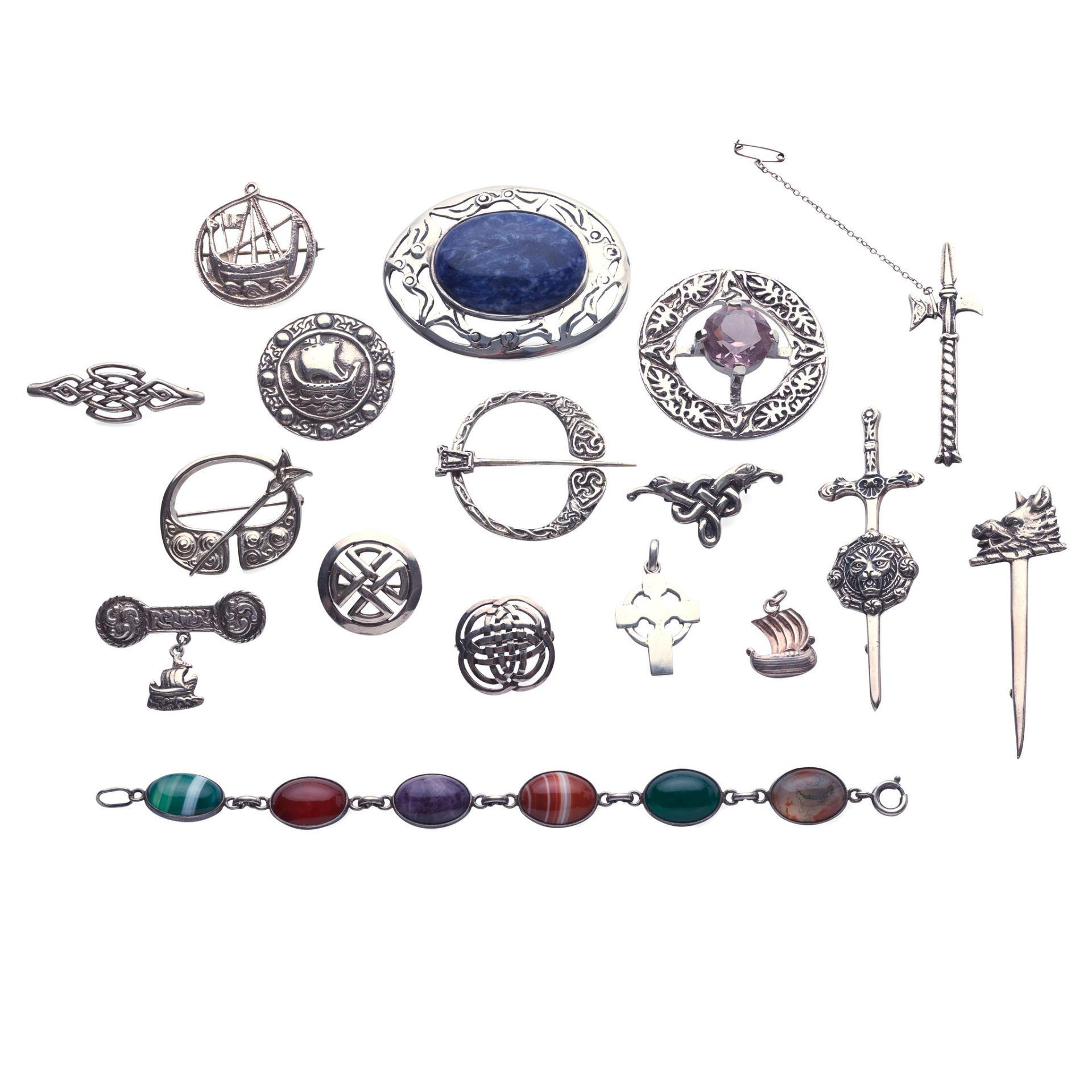 IONA - A COLLECTION OF SCOTTISH PROVINCIAL JEWELLERY ALEXANDER RITCHIE AND OTHER MAKERS