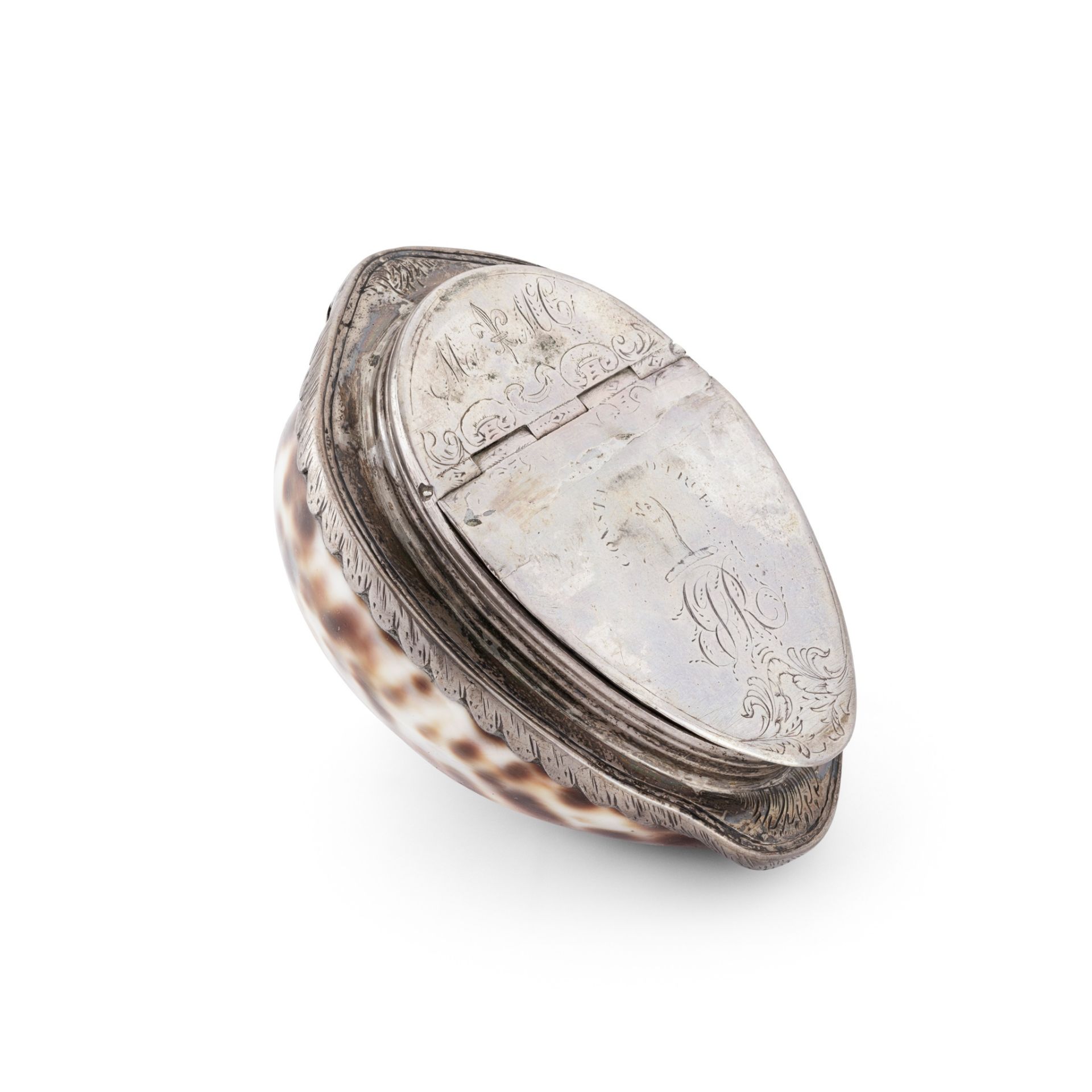 A SCOTTISH SILVER MOUNTED COWRIE SHELL SNUFF BOX LATE 18TH CENTURY, UNMARKED