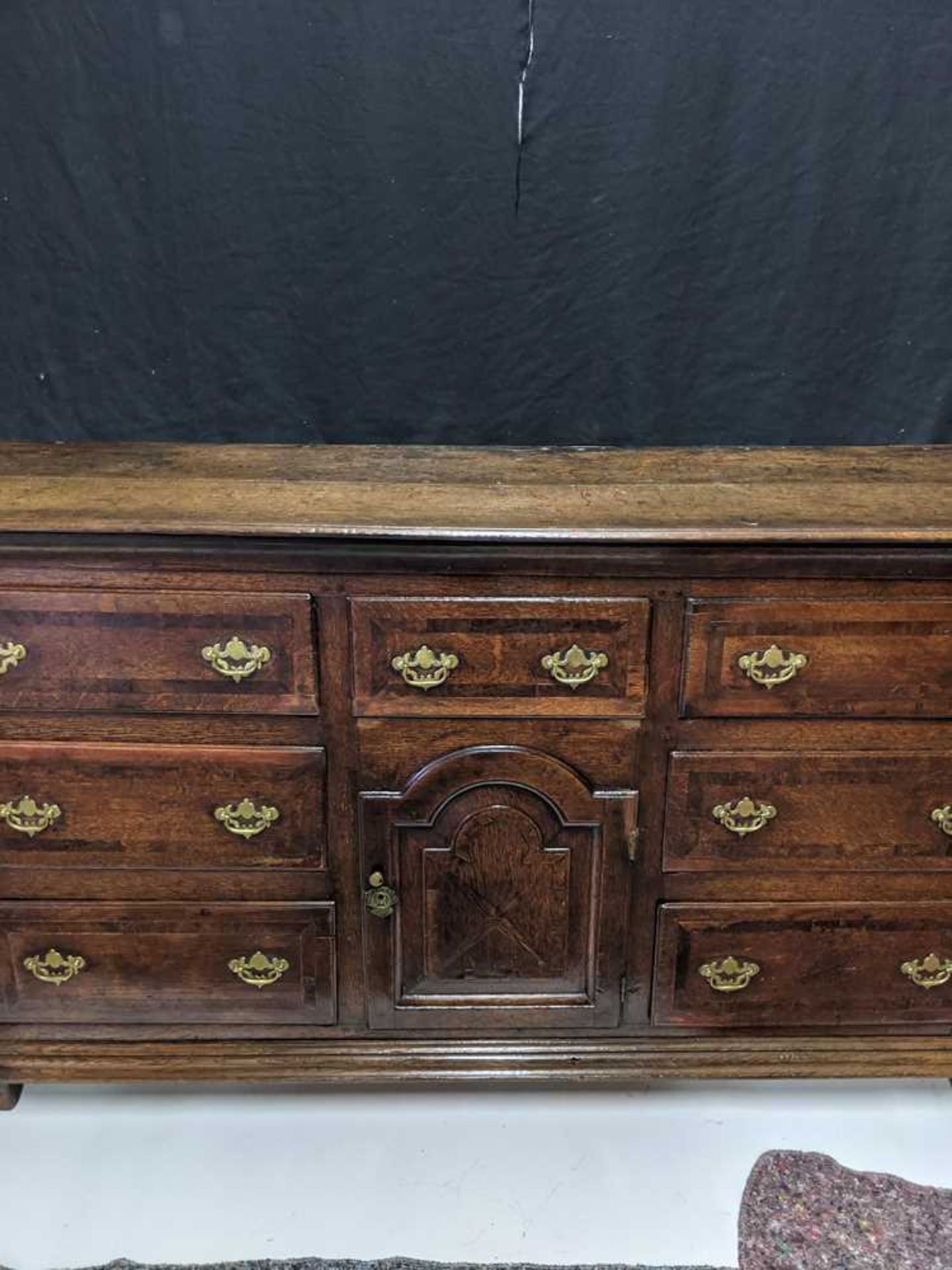 GEORGIAN OAK AND WALNUT DRESSER BASE 18TH CENTURY - Bild 3 aus 13