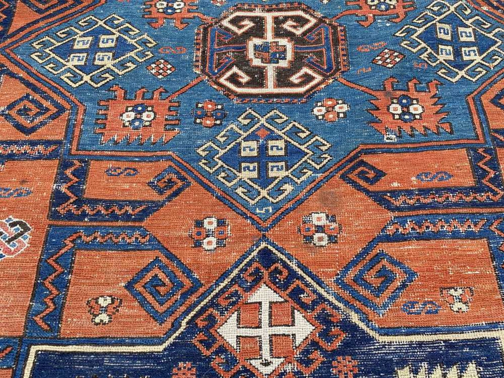 CAUCASIAN SOUMAC CARPET LATE 19TH CENTURY - Image 5 of 8