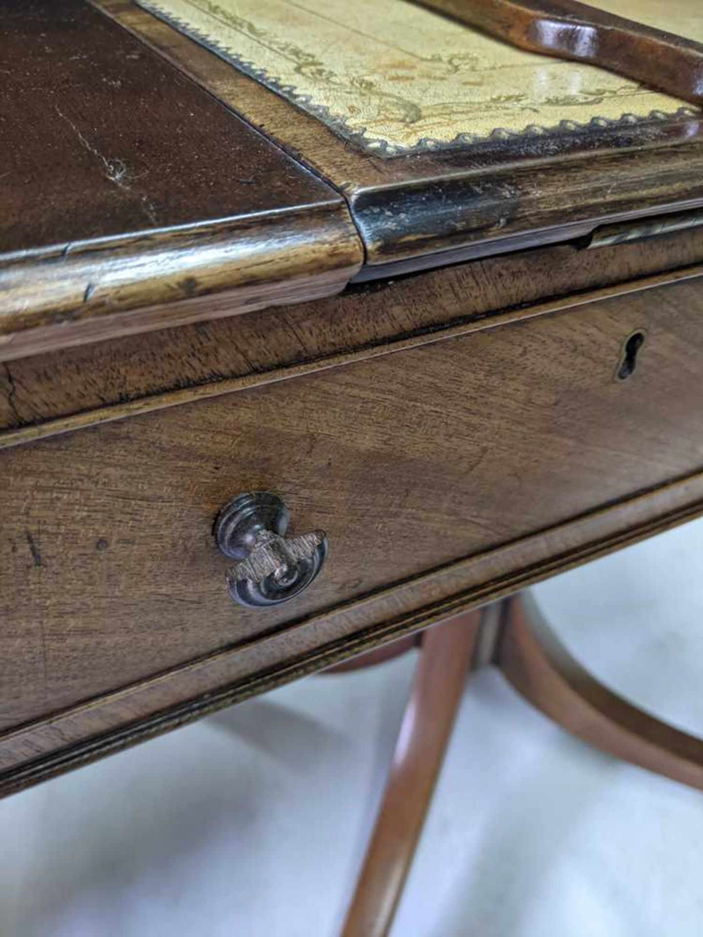 LATE GEORGE III MAHOGANY PEDESTAL WRITING TABLE LATE 18TH CENTURY - Bild 6 aus 14