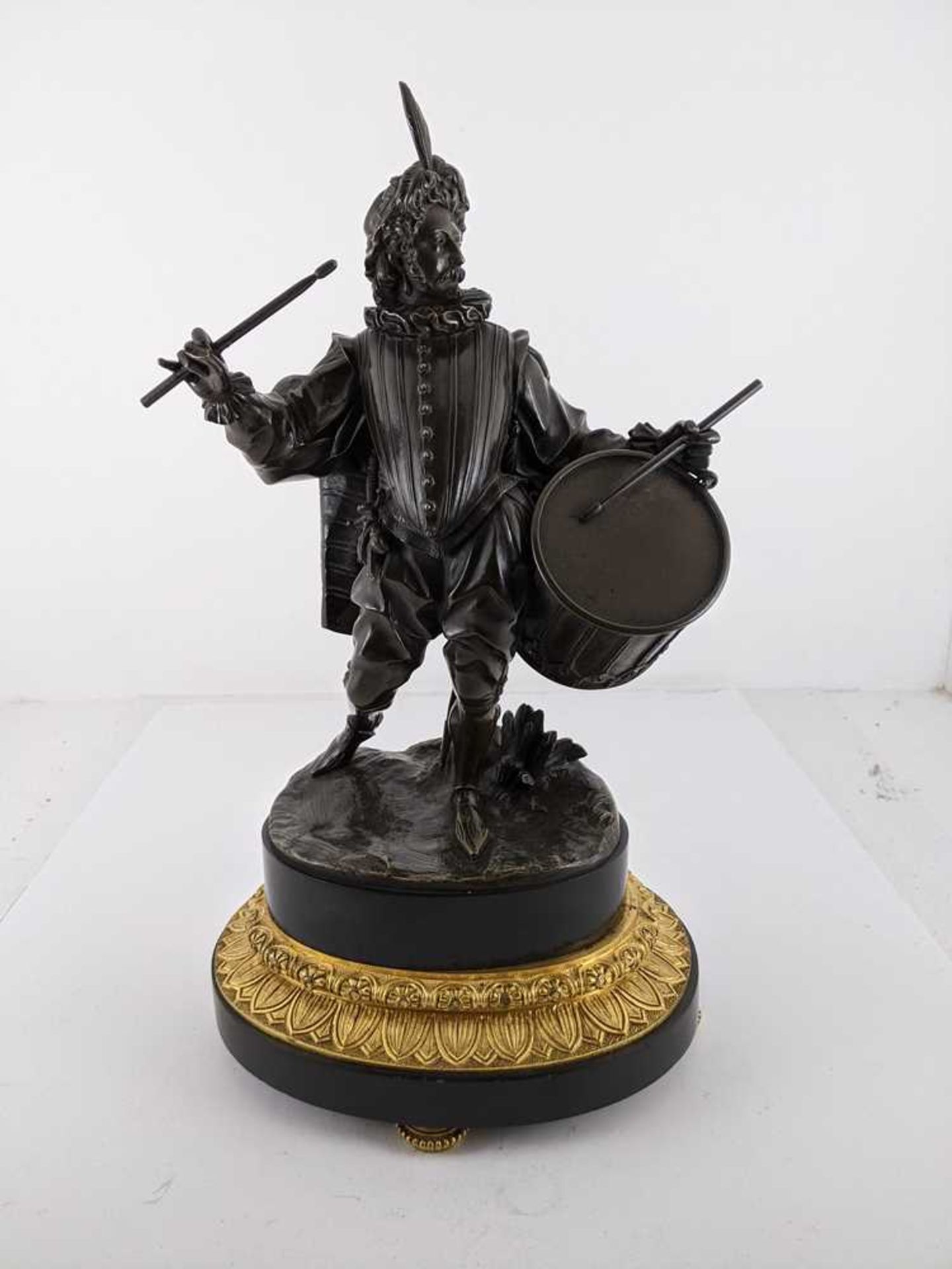 CONTINENTAL BRONZE FIGURE OF A LANDSKNECHT DRUMMER 19TH CENTURY - Bild 3 aus 17