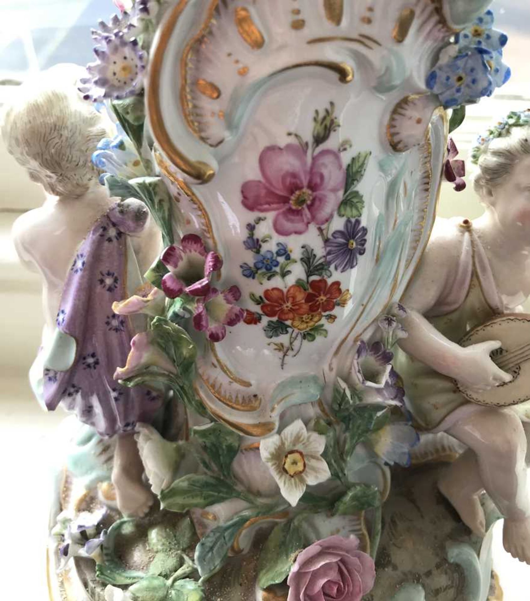 PAIR OF MEISSEN FIGURAL PIERCED BASKET CENTREPIECES 19TH CENTURY - Image 9 of 11