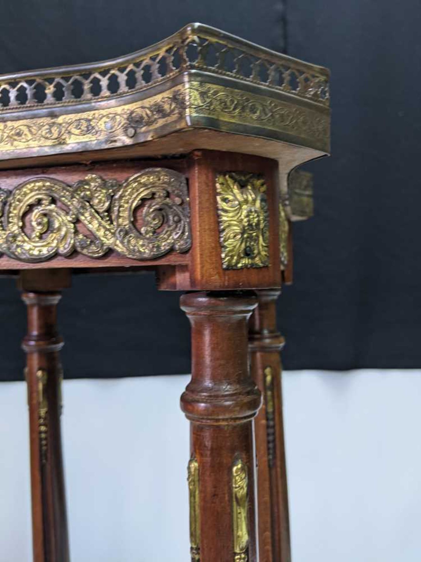 PAIR OF LOUIS XVI STYLE STAINED BEECH, MARBLE AND GILT METAL TORCHERE STANDS EARLY 20TH CENTURY - Image 10 of 12