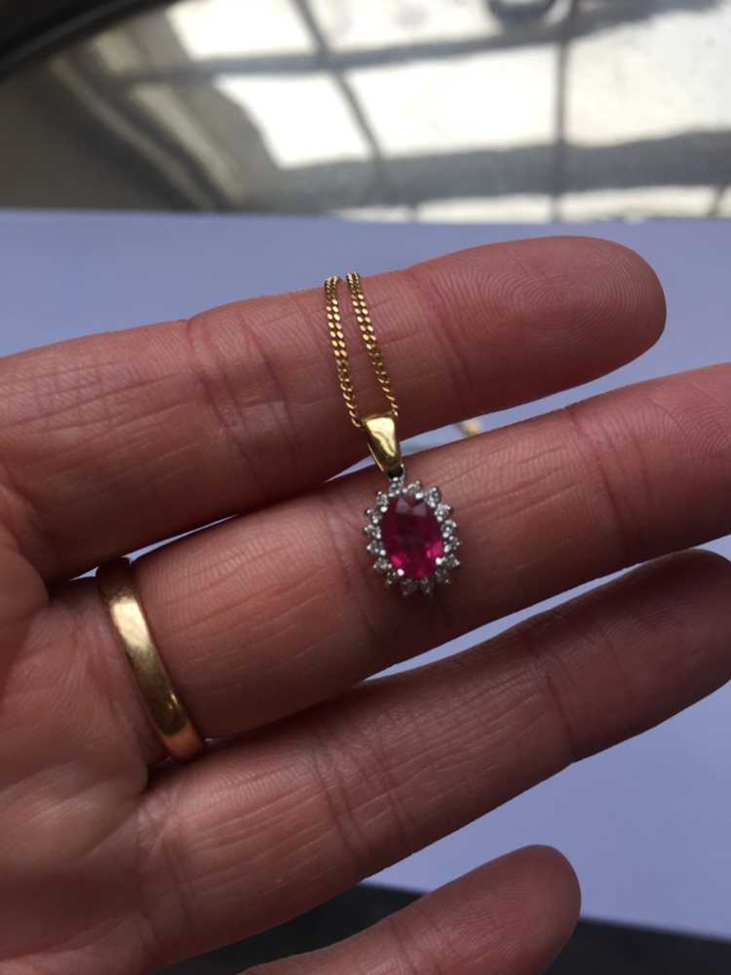 A pink sapphire and diamond pendant necklace - Bild 2 aus 17