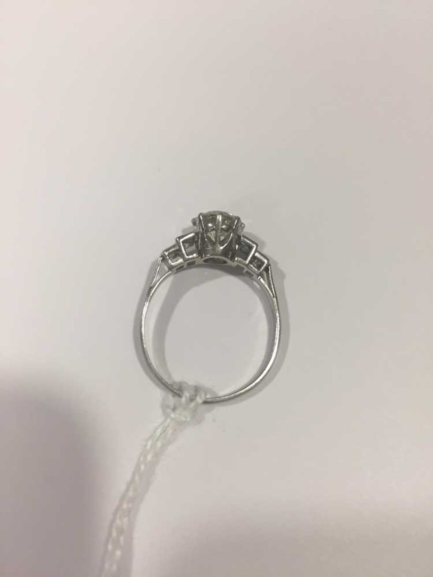 A single stone diamond ring - Image 2 of 7