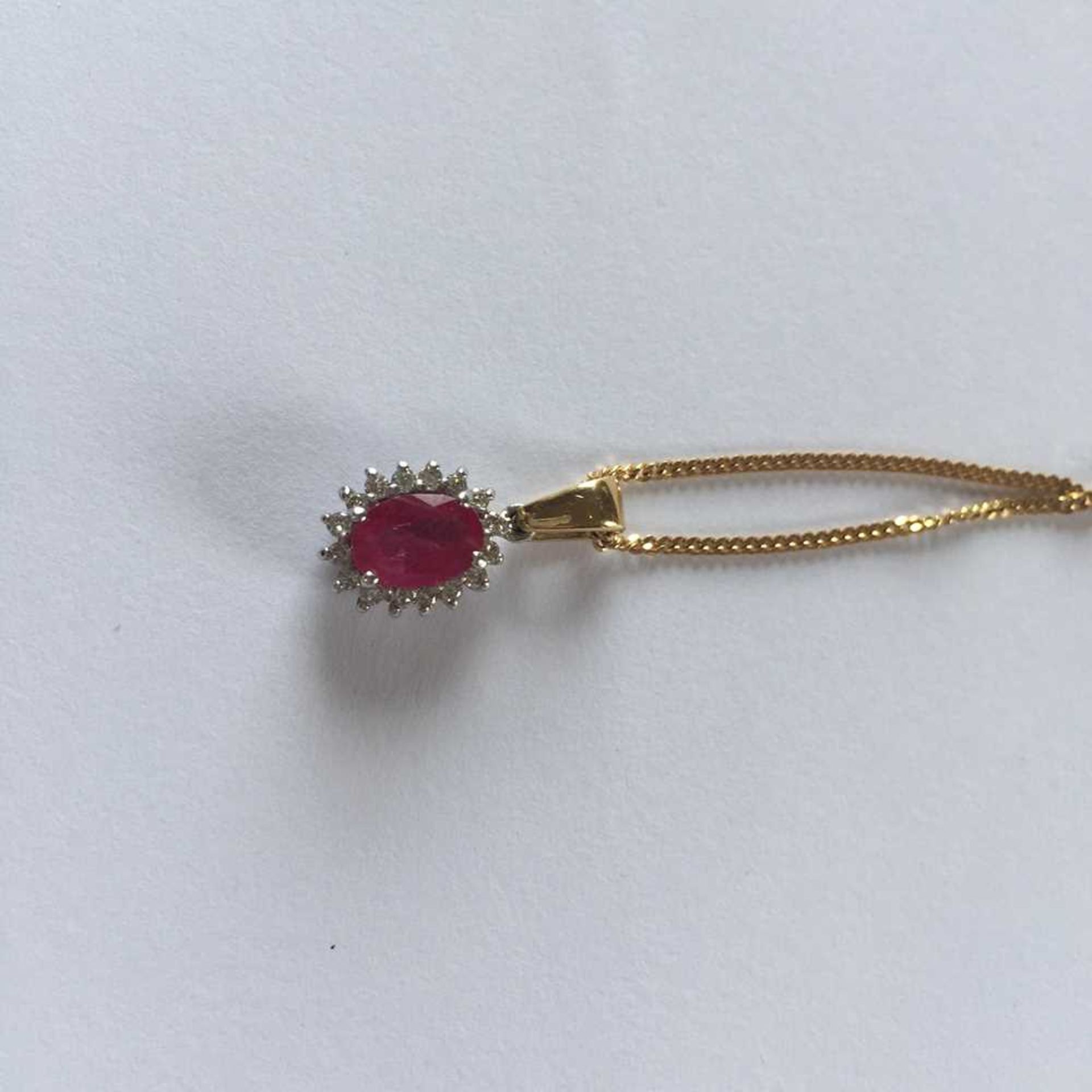 A pink sapphire and diamond pendant necklace - Bild 11 aus 17